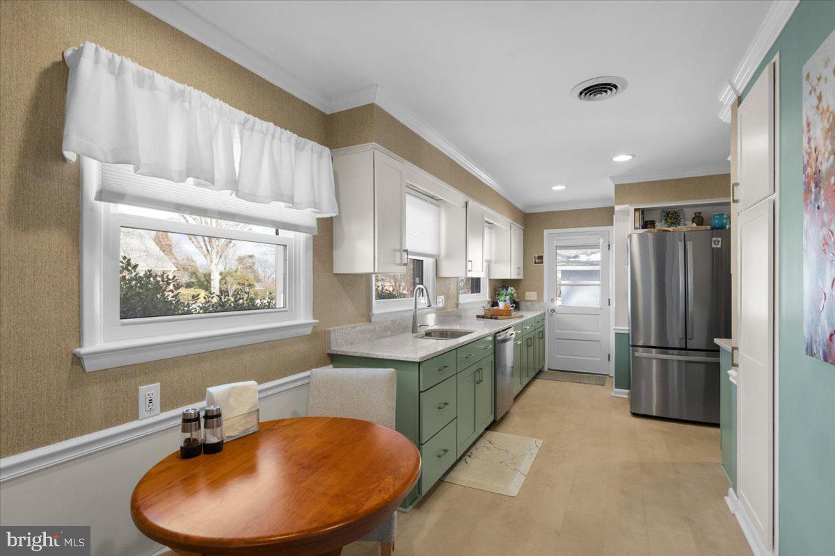 425 BRIARMONT DR, WINCHESTER, Virginia 22601, 3 Bedrooms Bedrooms, ,2 BathroomsBathrooms,Residential,For sale,425 BRIARMONT DR,VAWI2009926 MLS # VAWI2009926