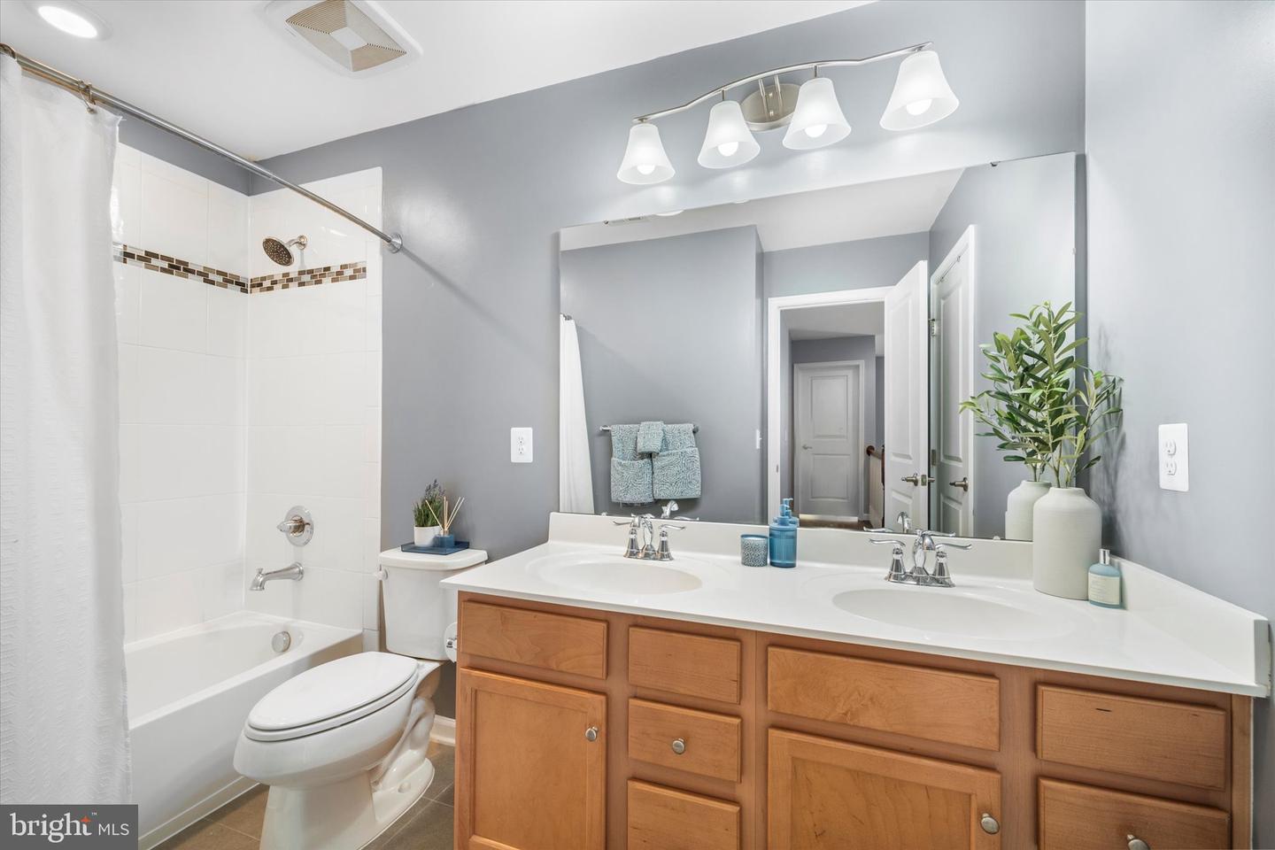 6841 LAKE ANNE CT, WARRENTON, Virginia 20187, 4 Bedrooms Bedrooms, ,3 BathroomsBathrooms,Residential,For sale,6841 LAKE ANNE CT,VAFQ2020492 MLS # VAFQ2020492 6841 LAKE ANNE CT, WARRENTON, Virginia 20187, 4 Bedrooms Bedrooms, ,3 BathroomsBathrooms,Residential,For sale,6841 LAKE ANNE CT,VAFQ2020492 MLS # VAFQ2020492