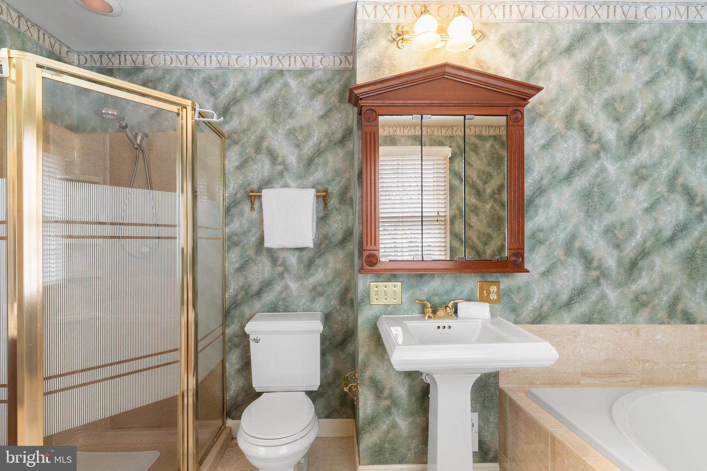 6506 STONEDALE LN, CLIFTON, Virginia 20124, 4 Bedrooms Bedrooms, ,3 BathroomsBathrooms,Residential,For sale,6506 STONEDALE LN,VAFX2290022 MLS # VAFX2290022 6506 STONEDALE LN, CLIFTON, Virginia 20124, 4 Bedrooms Bedrooms, ,3 BathroomsBathrooms,Residential,For sale,6506 STONEDALE LN,VAFX2290022 MLS # VAFX2290022