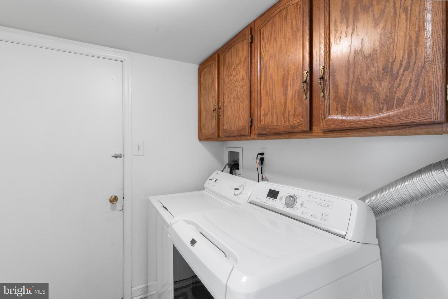 6506 STONEDALE LN, CLIFTON, Virginia 20124, 4 Bedrooms Bedrooms, ,3 BathroomsBathrooms,Residential,For sale,6506 STONEDALE LN,VAFX2290022 MLS # VAFX2290022 6506 STONEDALE LN, CLIFTON, Virginia 20124, 4 Bedrooms Bedrooms, ,3 BathroomsBathrooms,Residential,For sale,6506 STONEDALE LN,VAFX2290022 MLS # VAFX2290022