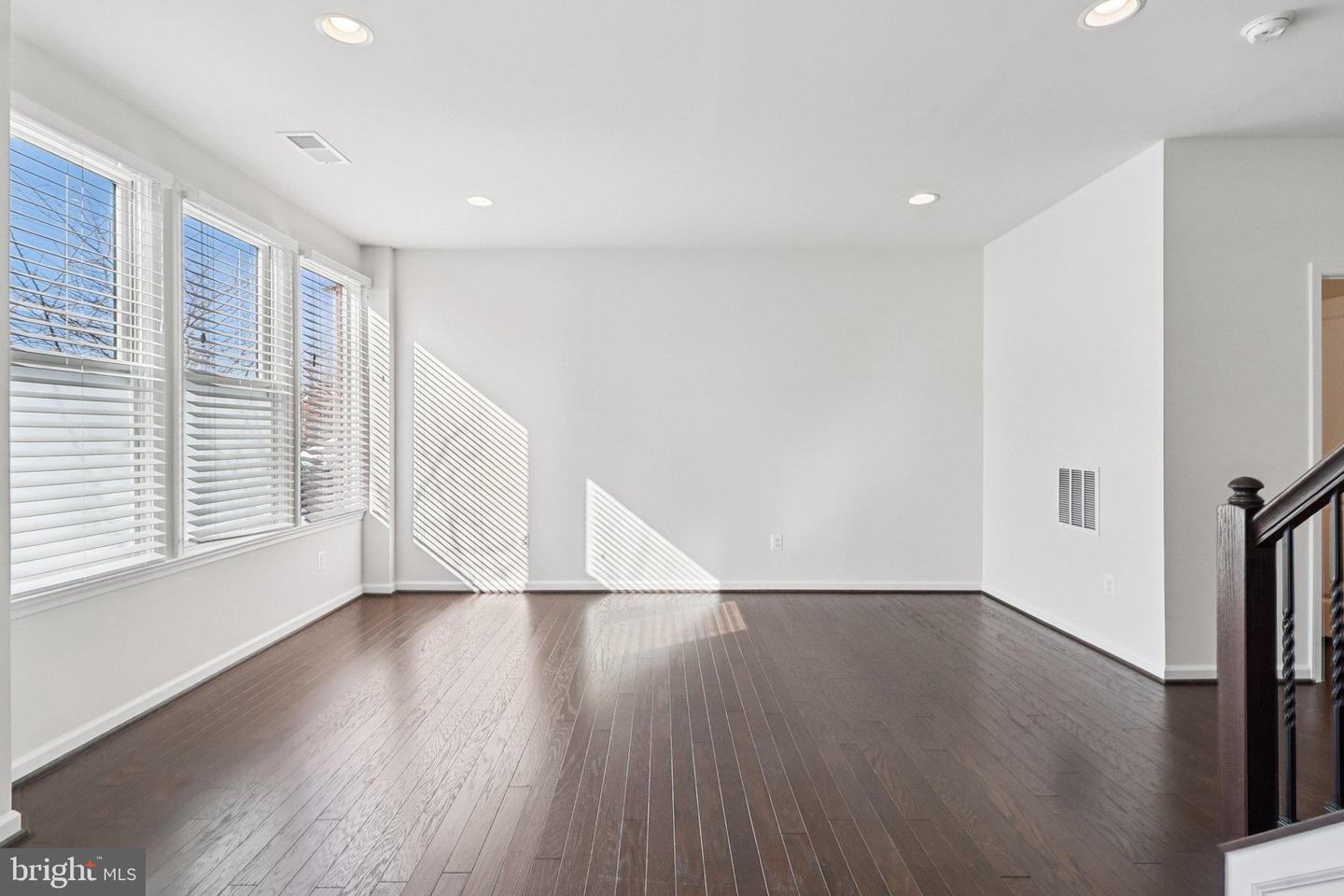 8386 GUARD TOWER RD, LORTON, Virginia 22079, 3 Bedrooms Bedrooms, 13 Rooms Rooms,2 BathroomsBathrooms,Residential,For sale,8386 GUARD TOWER RD,VAFX2290050 MLS # VAFX2290050 8386 GUARD TOWER RD, LORTON, Virginia 22079, 3 Bedrooms Bedrooms, 13 Rooms Rooms,2 BathroomsBathrooms,Residential,For sale,8386 GUARD TOWER RD,VAFX2290050 MLS # VAFX2290050