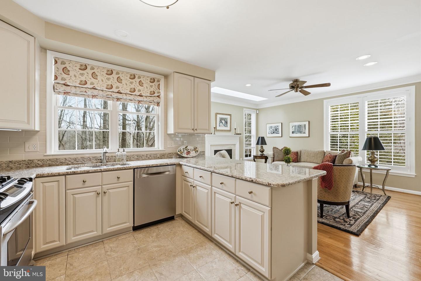 6127 DONIVAL SQ, ALEXANDRIA, Virginia 22315, 3 Bedrooms Bedrooms, ,3 BathroomsBathrooms,Residential,For sale,6127 DONIVAL SQ,VAFX2290078 MLS # VAFX2290078 6127 DONIVAL SQ, ALEXANDRIA, Virginia 22315, 3 Bedrooms Bedrooms, ,3 BathroomsBathrooms,Residential,For sale,6127 DONIVAL SQ,VAFX2290078 MLS # VAFX2290078