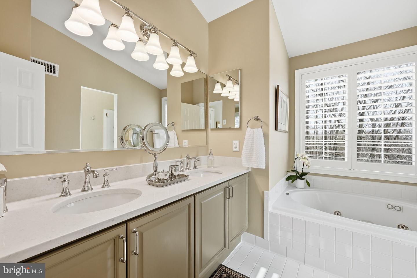 6127 DONIVAL SQ, ALEXANDRIA, Virginia 22315, 3 Bedrooms Bedrooms, ,3 BathroomsBathrooms,Residential,For sale,6127 DONIVAL SQ,VAFX2290078 MLS # VAFX2290078 6127 DONIVAL SQ, ALEXANDRIA, Virginia 22315, 3 Bedrooms Bedrooms, ,3 BathroomsBathrooms,Residential,For sale,6127 DONIVAL SQ,VAFX2290078 MLS # VAFX2290078