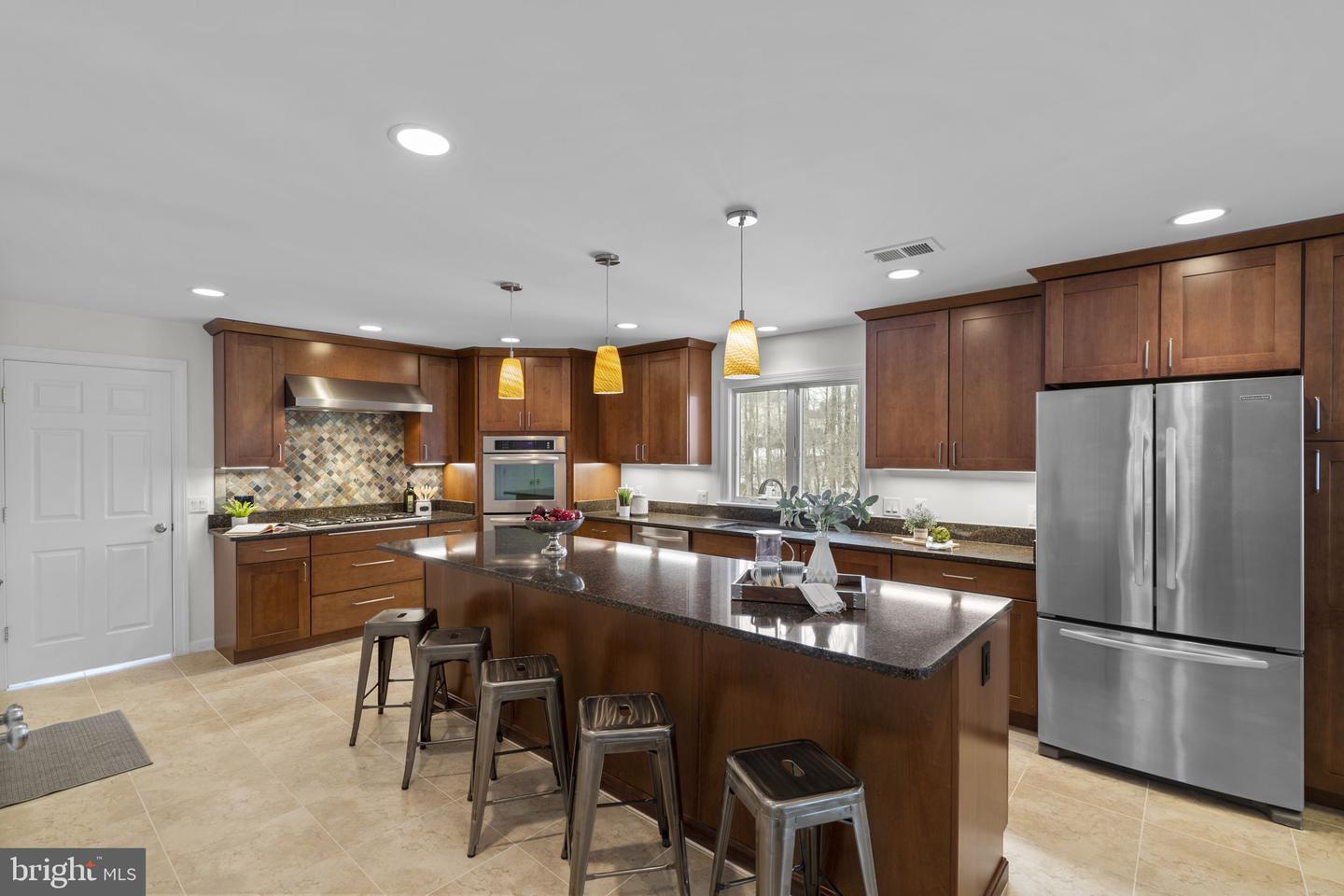 12017 SUGARLAND VALLEY DR, HERNDON, Virginia 20170, 5 Bedrooms Bedrooms, ,3 BathroomsBathrooms,Residential,For sale,12017 SUGARLAND VALLEY DR,VAFX2290138 MLS # VAFX2290138