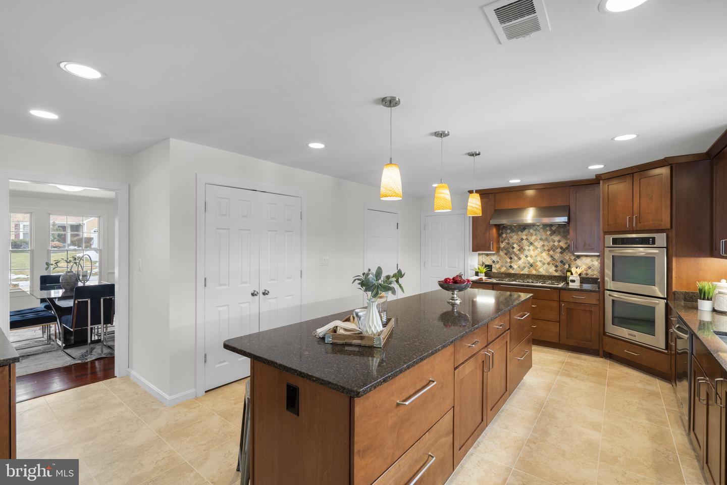 12017 SUGARLAND VALLEY DR, HERNDON, Virginia 20170, 5 Bedrooms Bedrooms, ,3 BathroomsBathrooms,Residential,For sale,12017 SUGARLAND VALLEY DR,VAFX2290138 MLS # VAFX2290138