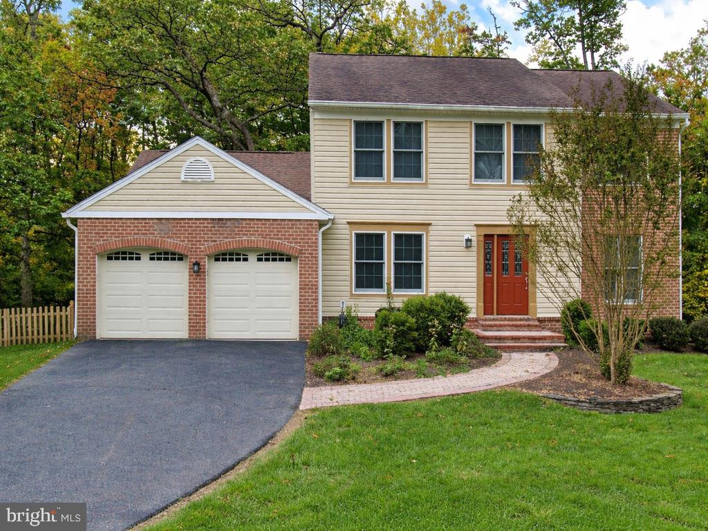 12017 SUGARLAND VALLEY DR, HERNDON, Virginia 20170, 5 Bedrooms Bedrooms, ,3 BathroomsBathrooms,Residential,For sale,12017 SUGARLAND VALLEY DR,VAFX2290138 MLS # VAFX2290138