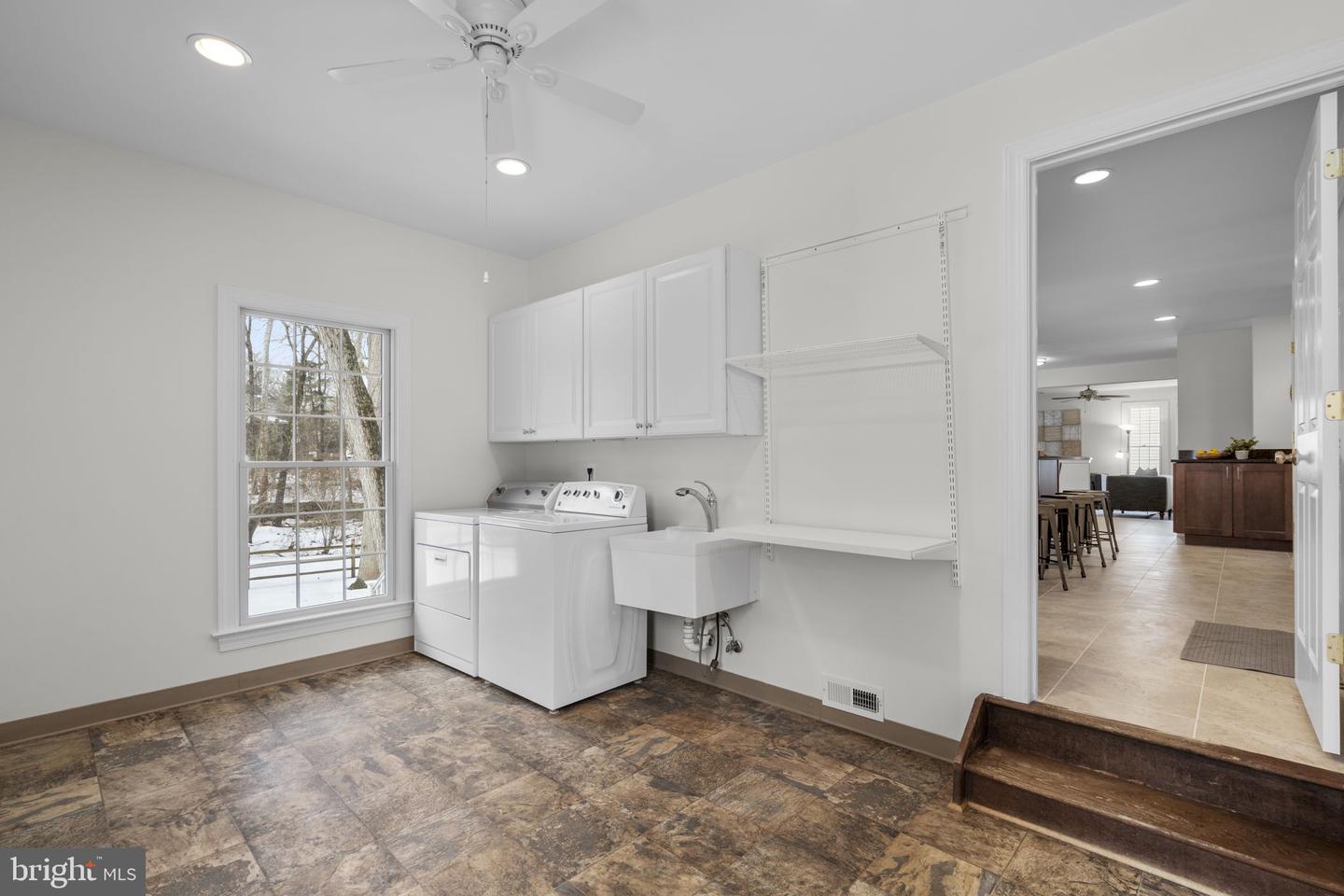 12017 SUGARLAND VALLEY DR, HERNDON, Virginia 20170, 5 Bedrooms Bedrooms, ,3 BathroomsBathrooms,Residential,For sale,12017 SUGARLAND VALLEY DR,VAFX2290138 MLS # VAFX2290138