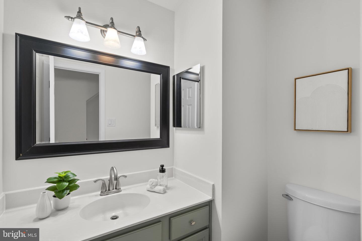 12017 SUGARLAND VALLEY DR, HERNDON, Virginia 20170, 5 Bedrooms Bedrooms, ,3 BathroomsBathrooms,Residential,For sale,12017 SUGARLAND VALLEY DR,VAFX2290138 MLS # VAFX2290138