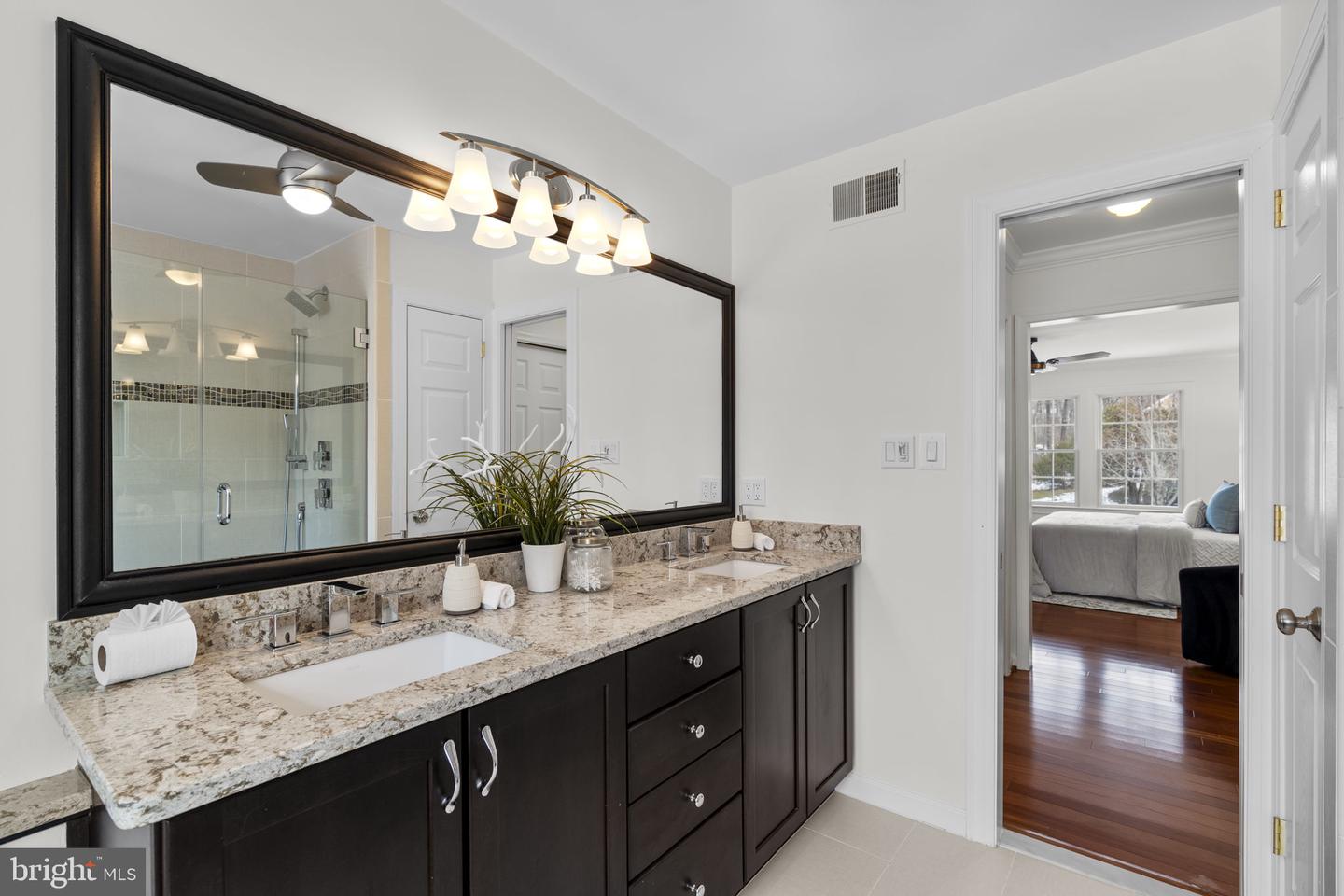 12017 SUGARLAND VALLEY DR, HERNDON, Virginia 20170, 5 Bedrooms Bedrooms, ,3 BathroomsBathrooms,Residential,For sale,12017 SUGARLAND VALLEY DR,VAFX2290138 MLS # VAFX2290138