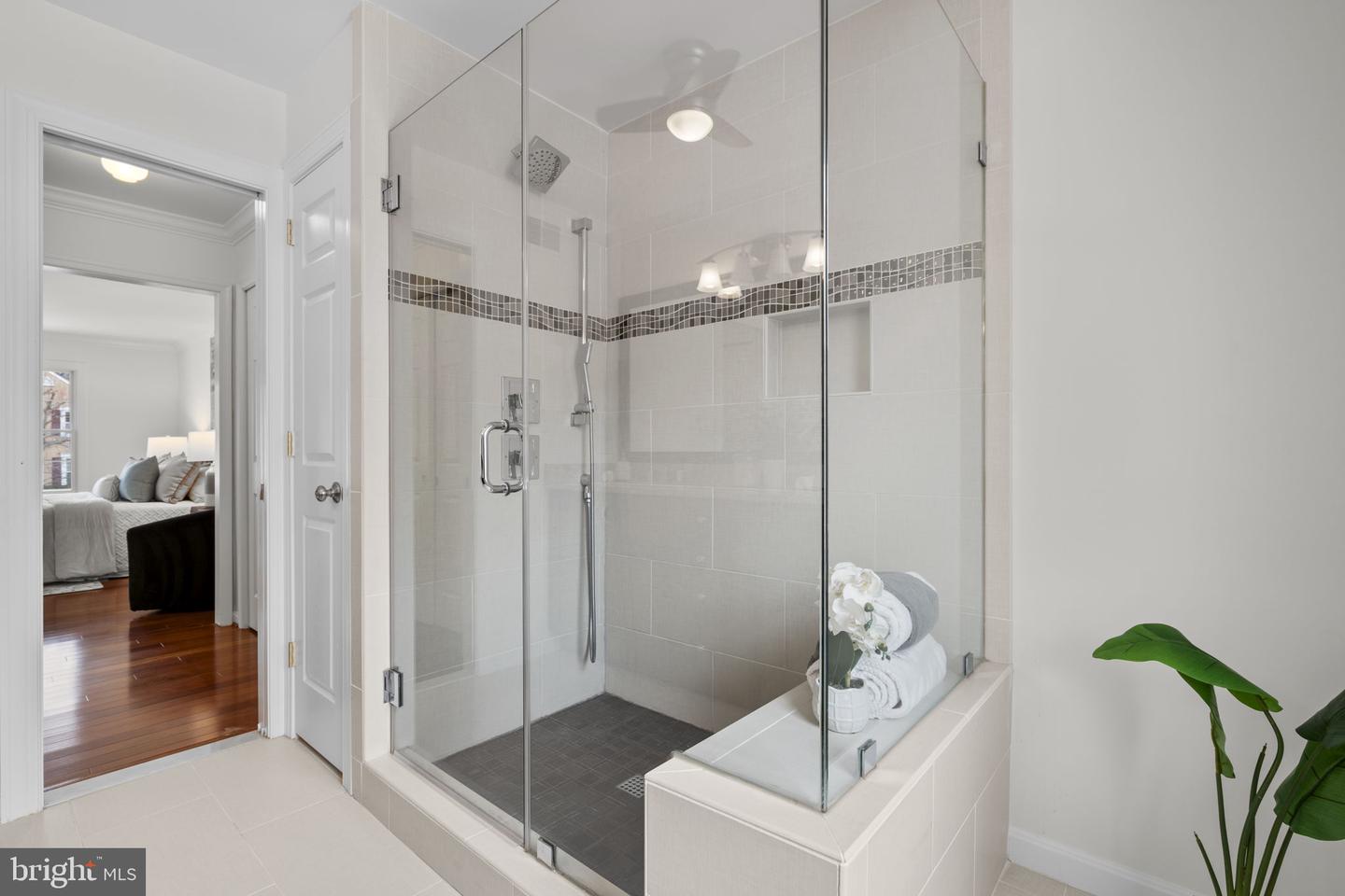 12017 SUGARLAND VALLEY DR, HERNDON, Virginia 20170, 5 Bedrooms Bedrooms, ,3 BathroomsBathrooms,Residential,For sale,12017 SUGARLAND VALLEY DR,VAFX2290138 MLS # VAFX2290138