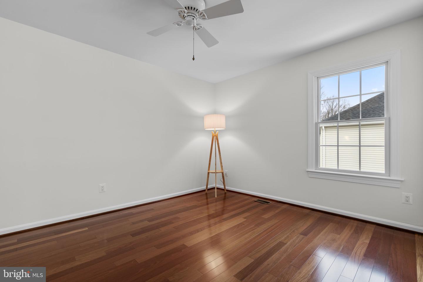 12017 SUGARLAND VALLEY DR, HERNDON, Virginia 20170, 5 Bedrooms Bedrooms, ,3 BathroomsBathrooms,Residential,For sale,12017 SUGARLAND VALLEY DR,VAFX2290138 MLS # VAFX2290138