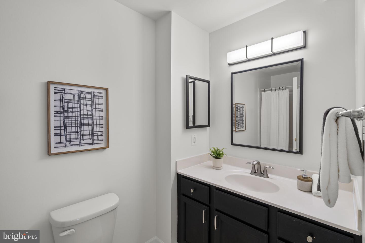 12017 SUGARLAND VALLEY DR, HERNDON, Virginia 20170, 5 Bedrooms Bedrooms, ,3 BathroomsBathrooms,Residential,For sale,12017 SUGARLAND VALLEY DR,VAFX2290138 MLS # VAFX2290138