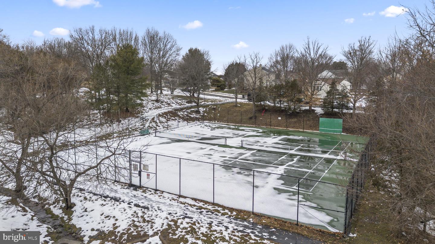 12017 SUGARLAND VALLEY DR, HERNDON, Virginia 20170, 5 Bedrooms Bedrooms, ,3 BathroomsBathrooms,Residential,For sale,12017 SUGARLAND VALLEY DR,VAFX2290138 MLS # VAFX2290138