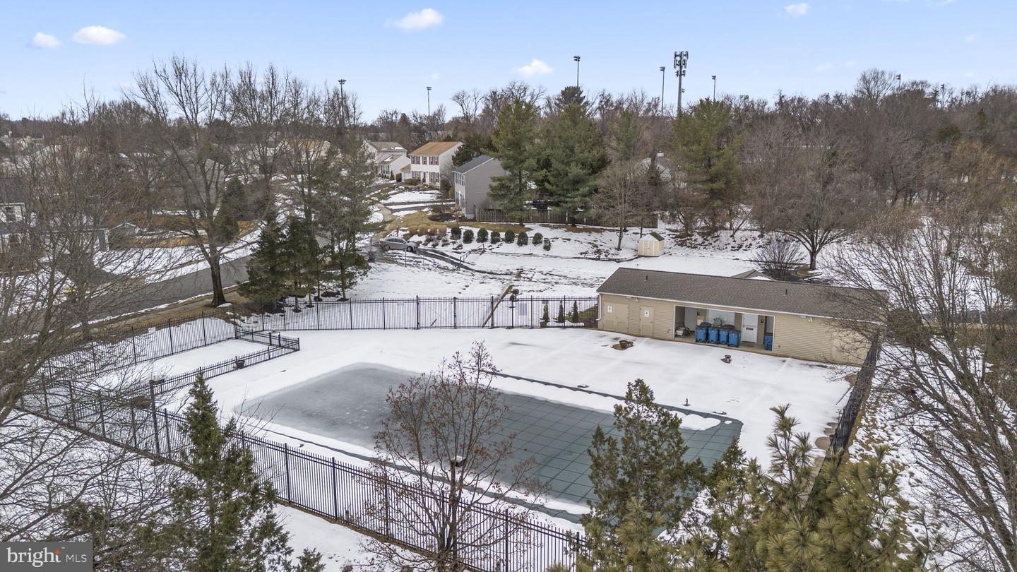 12017 SUGARLAND VALLEY DR, HERNDON, Virginia 20170, 5 Bedrooms Bedrooms, ,3 BathroomsBathrooms,Residential,For sale,12017 SUGARLAND VALLEY DR,VAFX2290138 MLS # VAFX2290138