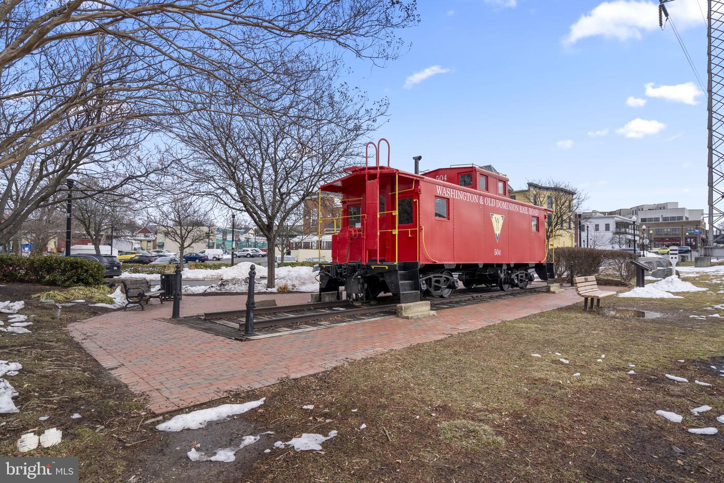 12017 SUGARLAND VALLEY DR, HERNDON, Virginia 20170, 5 Bedrooms Bedrooms, ,3 BathroomsBathrooms,Residential,For sale,12017 SUGARLAND VALLEY DR,VAFX2290138 MLS # VAFX2290138