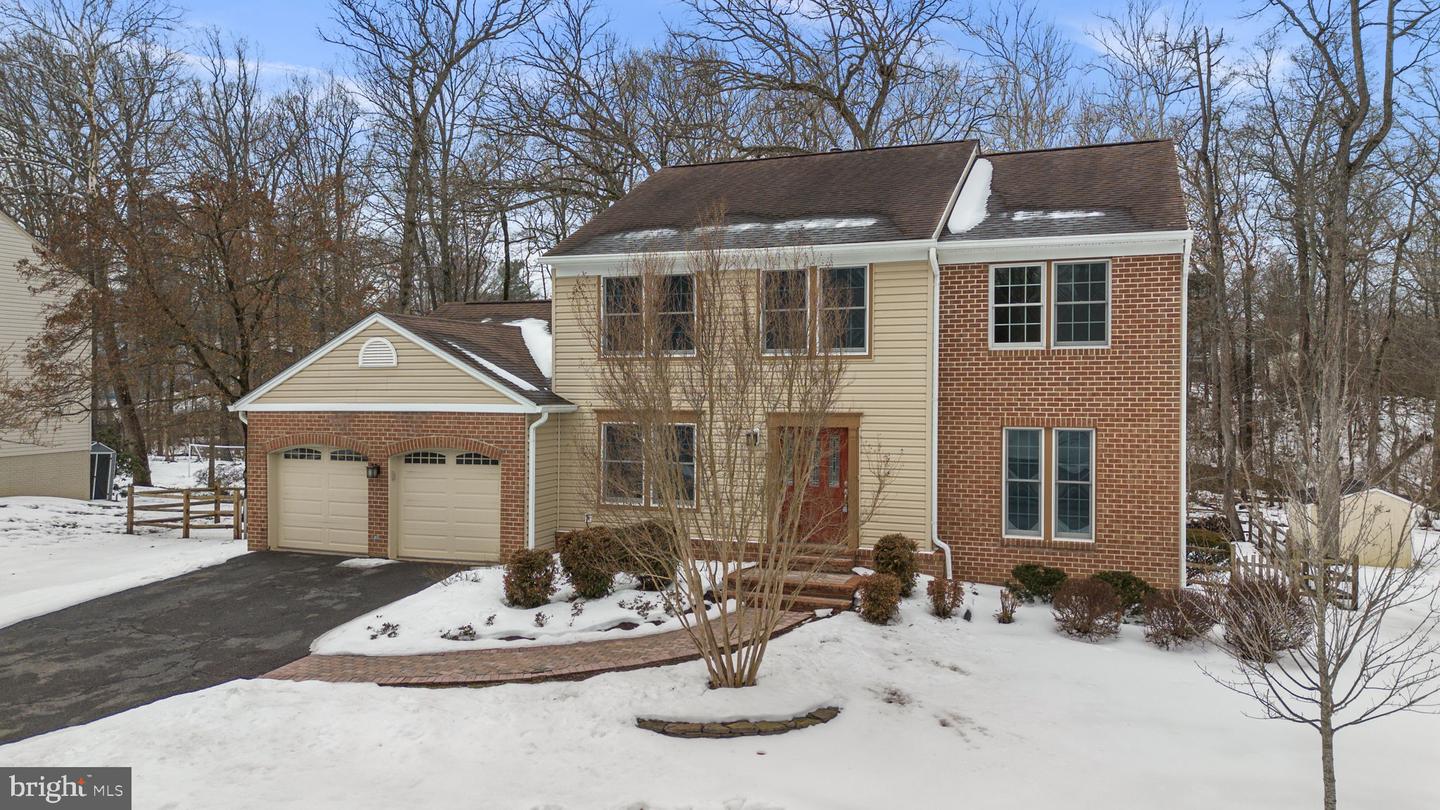 12017 SUGARLAND VALLEY DR, HERNDON, Virginia 20170, 5 Bedrooms Bedrooms, ,3 BathroomsBathrooms,Residential,For sale,12017 SUGARLAND VALLEY DR,VAFX2290138 MLS # VAFX2290138