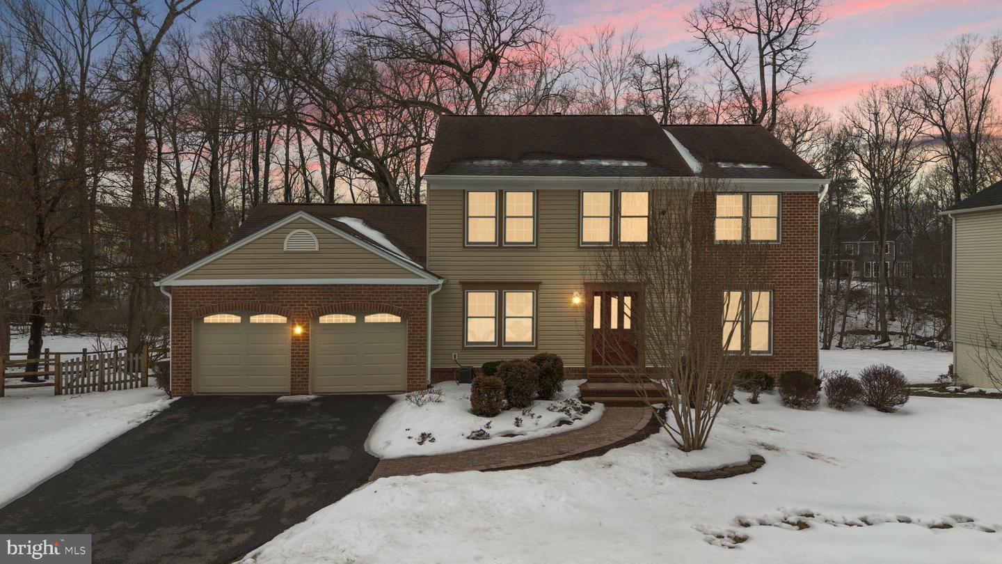 12017 SUGARLAND VALLEY DR, HERNDON, Virginia 20170, 5 Bedrooms Bedrooms, ,3 BathroomsBathrooms,Residential,For sale,12017 SUGARLAND VALLEY DR,VAFX2290138 MLS # VAFX2290138