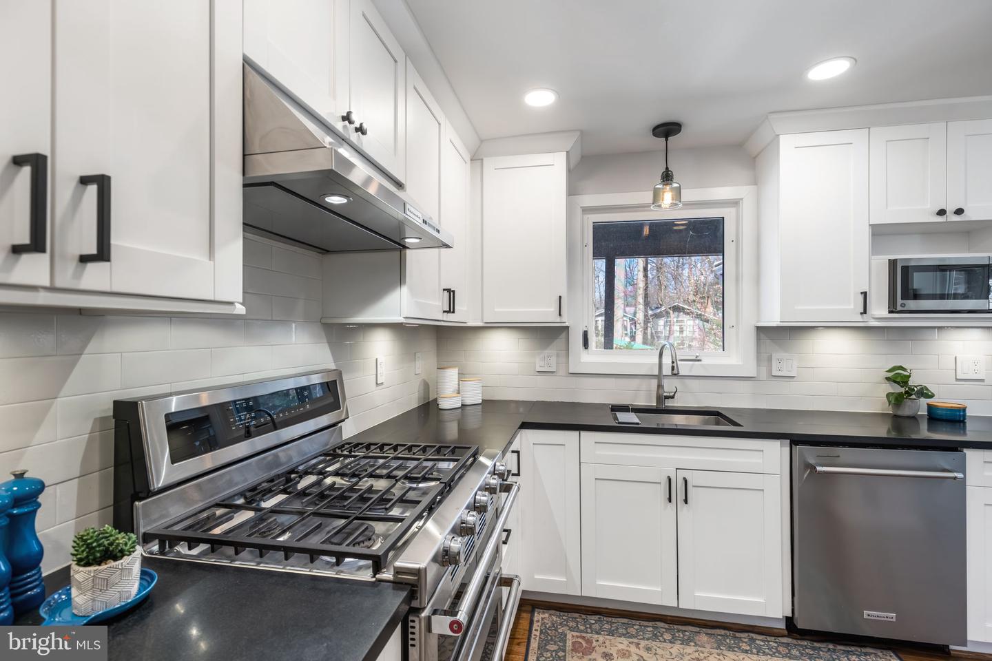 6522 OAKWOOD DR, FALLS CHURCH, Virginia 22041, 3 Bedrooms Bedrooms, ,2 BathroomsBathrooms,Residential,For sale,6522 OAKWOOD DR,VAFX2290184 MLS # VAFX2290184