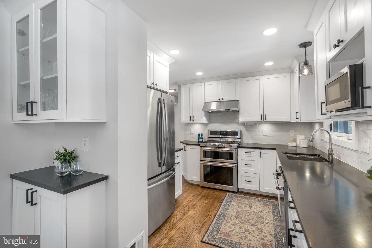 6522 OAKWOOD DR, FALLS CHURCH, Virginia 22041, 3 Bedrooms Bedrooms, ,2 BathroomsBathrooms,Residential,For sale,6522 OAKWOOD DR,VAFX2290184 MLS # VAFX2290184