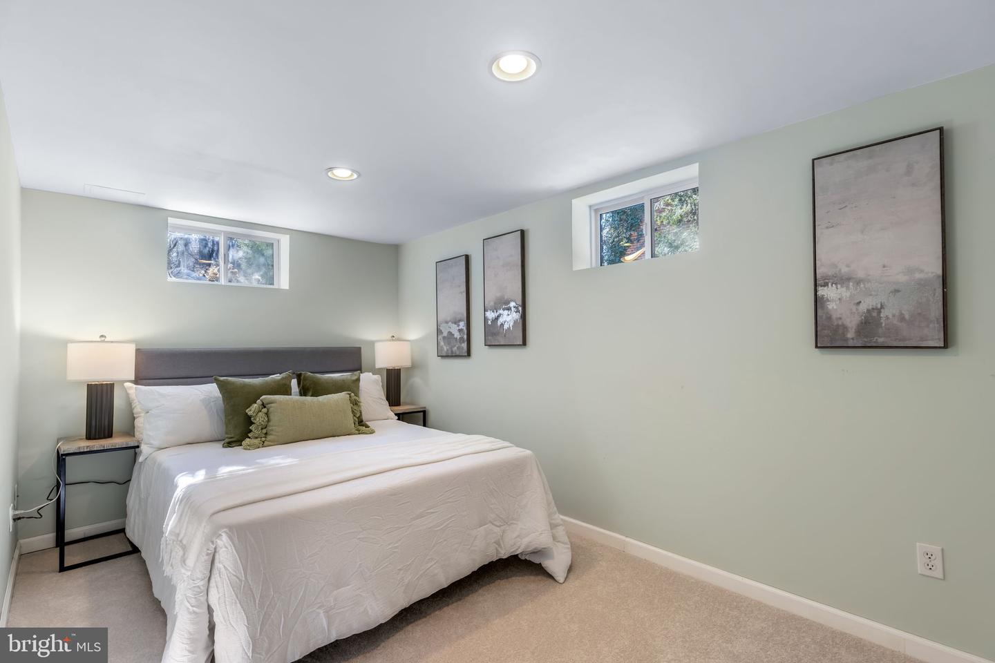 6522 OAKWOOD DR, FALLS CHURCH, Virginia 22041, 3 Bedrooms Bedrooms, ,2 BathroomsBathrooms,Residential,For sale,6522 OAKWOOD DR,VAFX2290184 MLS # VAFX2290184