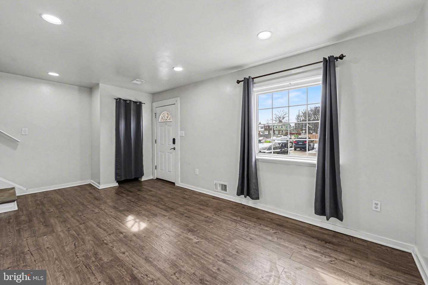 2502 SEDGEWICK PL, DUMFRIES, Virginia 22026, 3 Bedrooms Bedrooms, 11 Rooms Rooms,2 BathroomsBathrooms,Residential,For sale,2502 SEDGEWICK PL,VAPW2112214 MLS # VAPW2112214