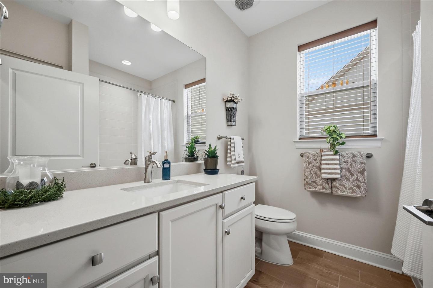 136 MALLARD DR, LAKE FREDERICK, Virginia 22630, 2 Bedrooms Bedrooms, ,2 BathroomsBathrooms,Residential,For sale,136 MALLARD DR,VAFV2039502 MLS # VAFV2039502