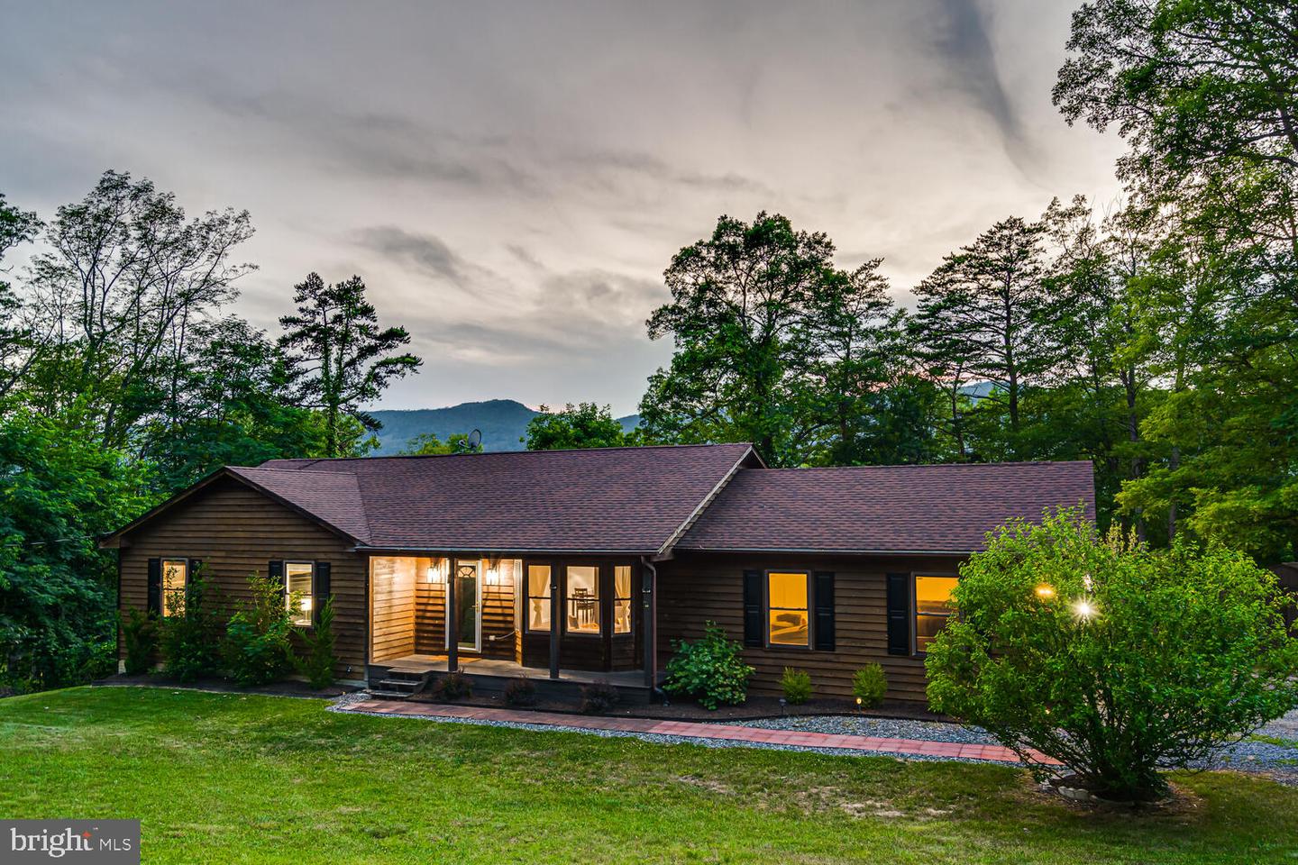 540 LAKESIDE DR, FRONT ROYAL, Virginia 22630, 3 Bedrooms Bedrooms, ,3 BathroomsBathrooms,Residential,For sale,540 LAKESIDE DR,VAWR2013364 MLS # VAWR2013364