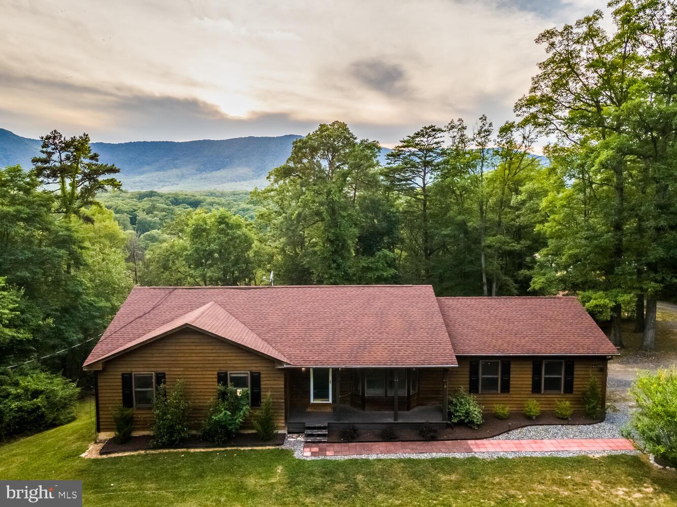 540 LAKESIDE DR, FRONT ROYAL, Virginia 22630, 3 Bedrooms Bedrooms, ,3 BathroomsBathrooms,Residential,For sale,540 LAKESIDE DR,VAWR2013364 MLS # VAWR2013364