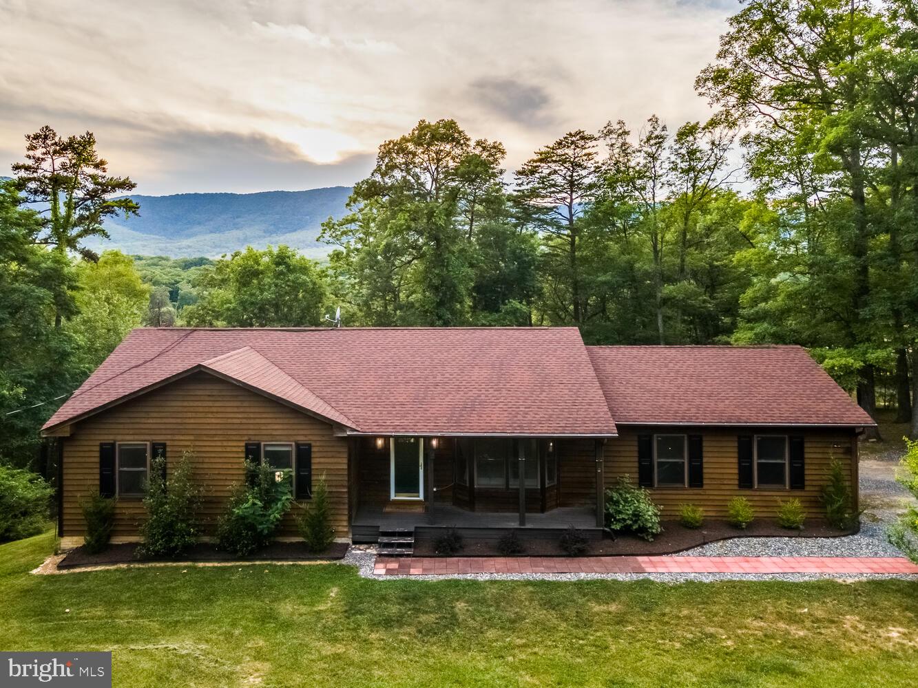 540 LAKESIDE DR, FRONT ROYAL, Virginia 22630, 3 Bedrooms Bedrooms, ,3 BathroomsBathrooms,Residential,For sale,540 LAKESIDE DR,VAWR2013364 MLS # VAWR2013364