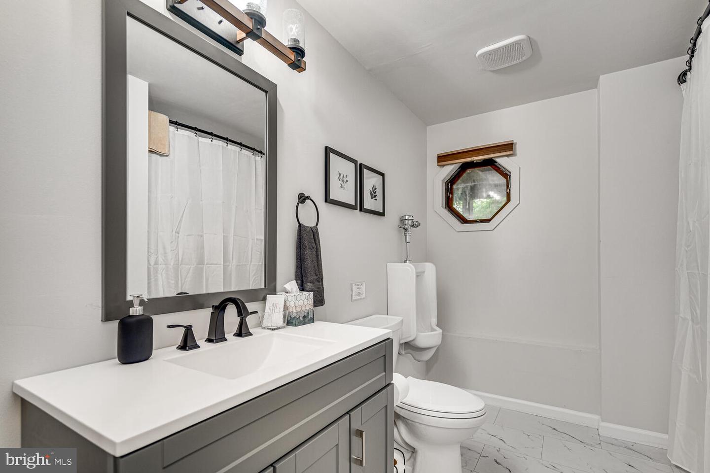 540 LAKESIDE DR, FRONT ROYAL, Virginia 22630, 3 Bedrooms Bedrooms, ,3 BathroomsBathrooms,Residential,For sale,540 LAKESIDE DR,VAWR2013364 MLS # VAWR2013364