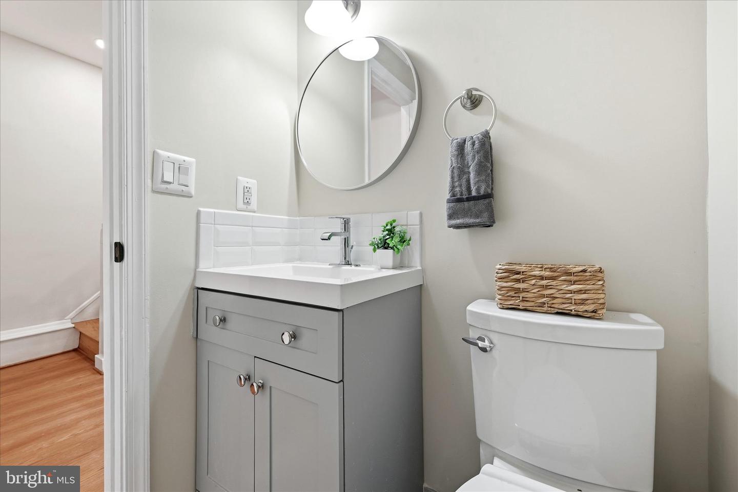 633 18TH ST NE, WASHINGTON, District Of Columbia 20002, 2 Bedrooms Bedrooms, 7 Rooms Rooms,1 BathroomBathrooms,Residential,For sale,633 18TH ST NE,DCDC2245498 MLS # DCDC2245498