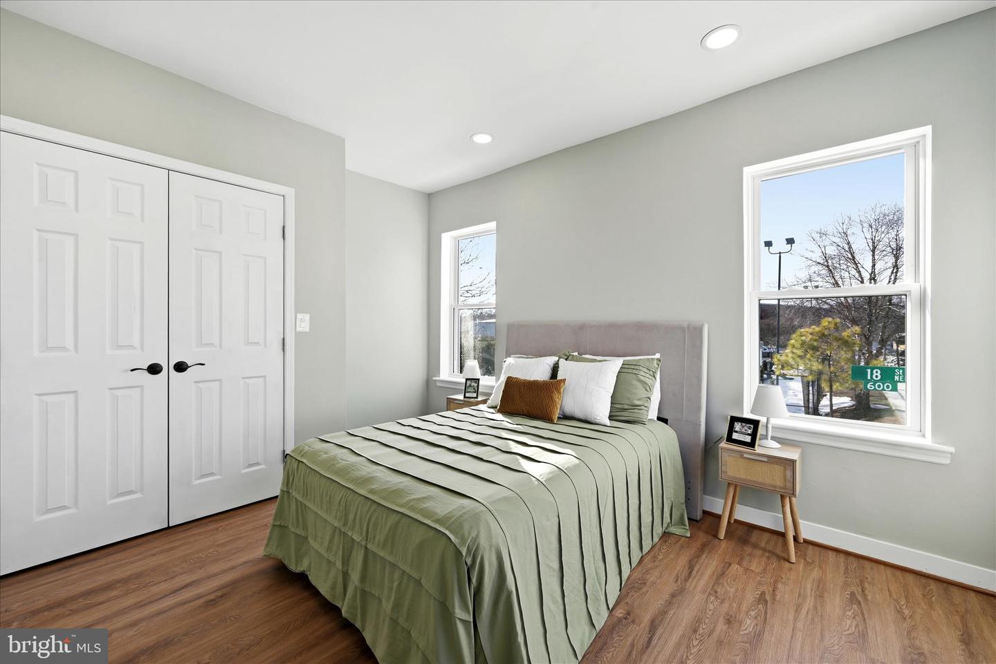 633 18TH ST NE, WASHINGTON, District Of Columbia 20002, 2 Bedrooms Bedrooms, 7 Rooms Rooms,1 BathroomBathrooms,Residential,For sale,633 18TH ST NE,DCDC2245498 MLS # DCDC2245498