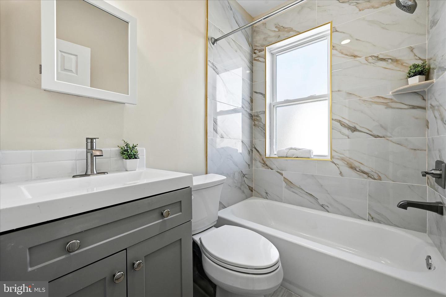 633 18TH ST NE, WASHINGTON, District Of Columbia 20002, 2 Bedrooms Bedrooms, 7 Rooms Rooms,1 BathroomBathrooms,Residential,For sale,633 18TH ST NE,DCDC2245498 MLS # DCDC2245498