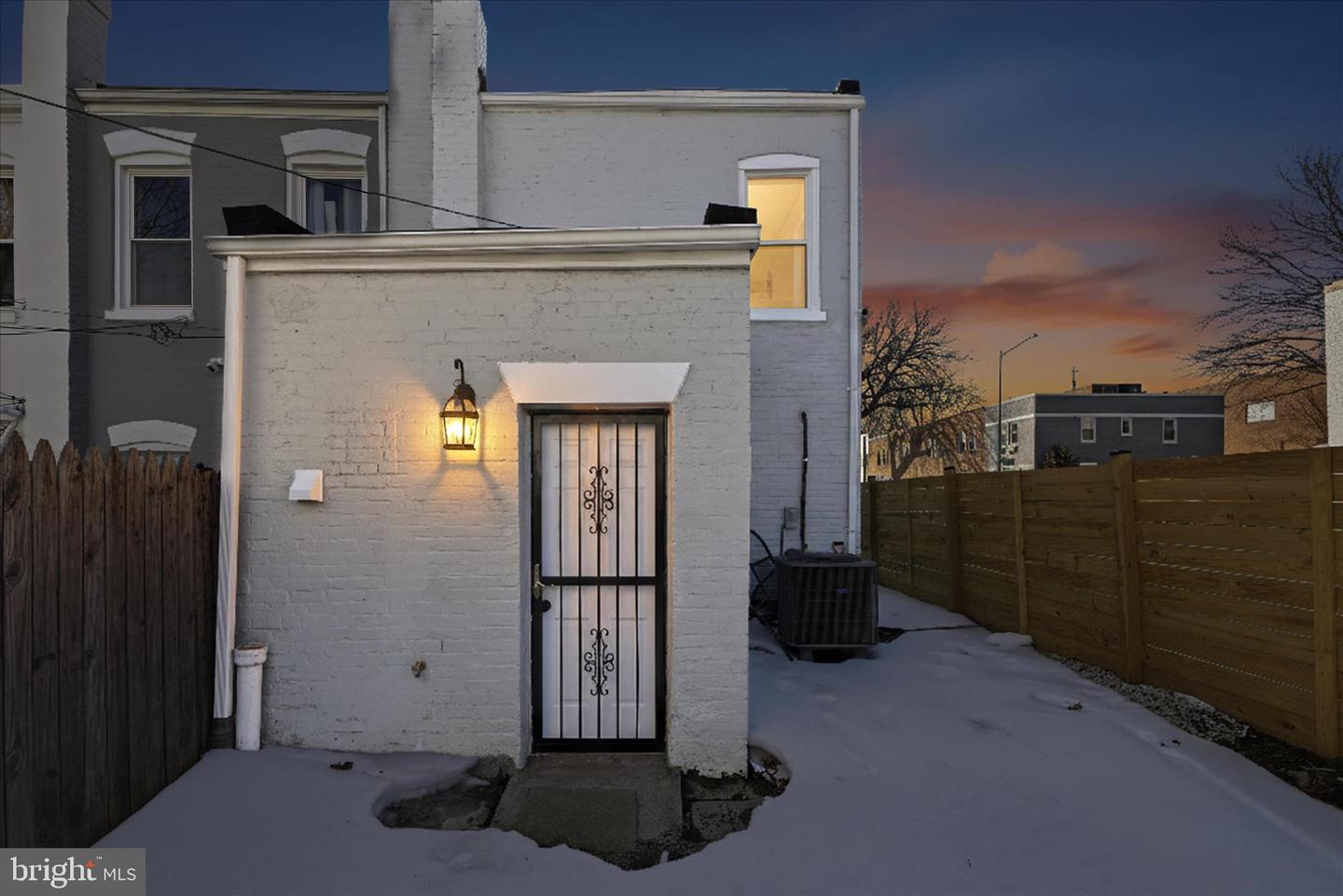 633 18TH ST NE, WASHINGTON, District Of Columbia 20002, 2 Bedrooms Bedrooms, 7 Rooms Rooms,1 BathroomBathrooms,Residential,For sale,633 18TH ST NE,DCDC2245498 MLS # DCDC2245498