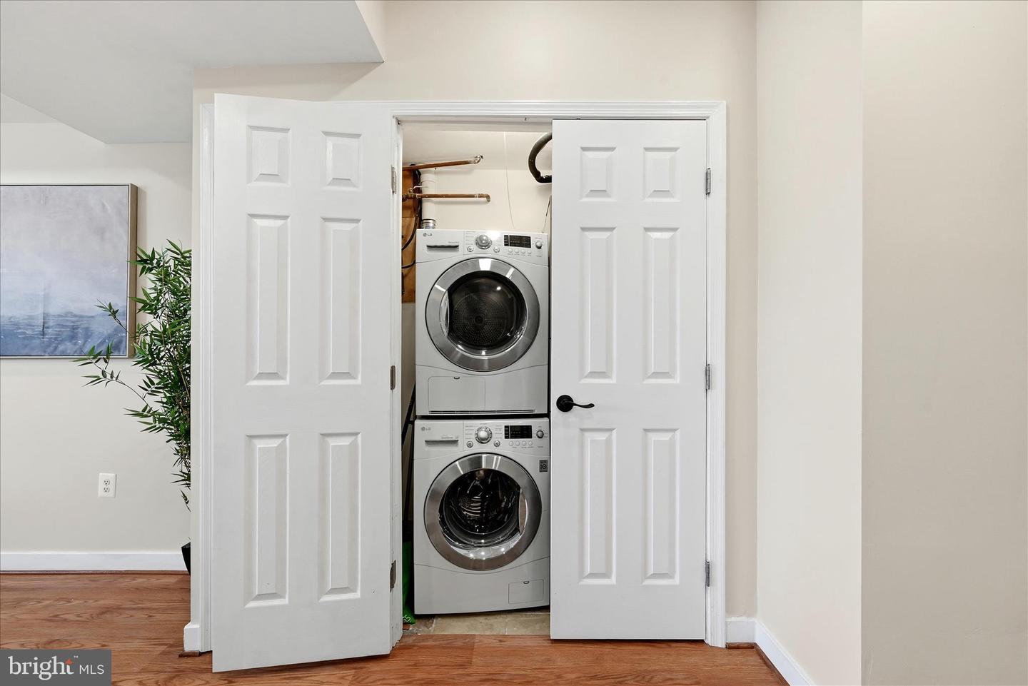 633 18TH ST NE, WASHINGTON, District Of Columbia 20002, 2 Bedrooms Bedrooms, 7 Rooms Rooms,1 BathroomBathrooms,Residential,For sale,633 18TH ST NE,DCDC2245498 MLS # DCDC2245498