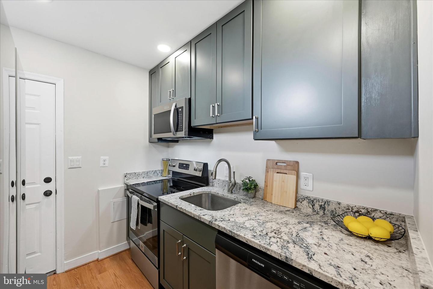 633 18TH ST NE, WASHINGTON, District Of Columbia 20002, 2 Bedrooms Bedrooms, 7 Rooms Rooms,1 BathroomBathrooms,Residential,For sale,633 18TH ST NE,DCDC2245498 MLS # DCDC2245498