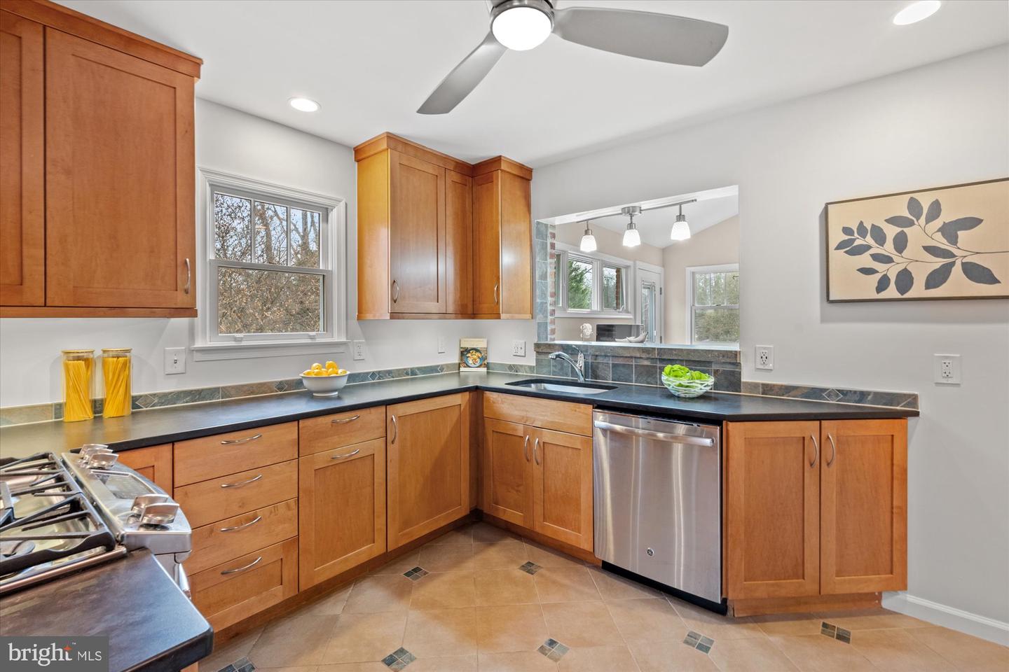 7912 BAINBRIDGE RD, ALEXANDRIA, Virginia 22308, 3 Bedrooms Bedrooms, ,2 BathroomsBathrooms,Residential,For sale,7912 BAINBRIDGE RD,VAFX2290244 MLS # VAFX2290244