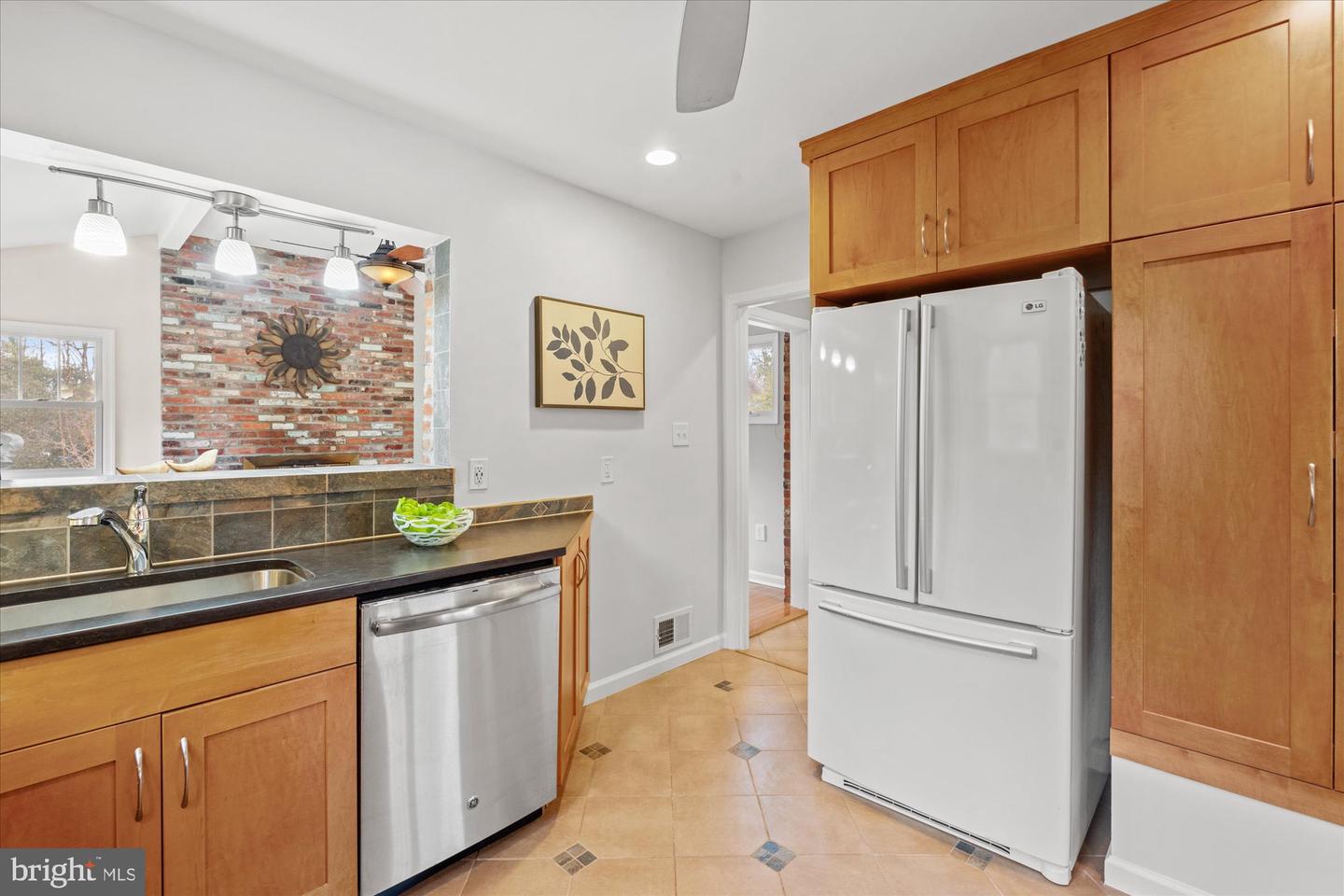 7912 BAINBRIDGE RD, ALEXANDRIA, Virginia 22308, 3 Bedrooms Bedrooms, ,2 BathroomsBathrooms,Residential,For sale,7912 BAINBRIDGE RD,VAFX2290244 MLS # VAFX2290244