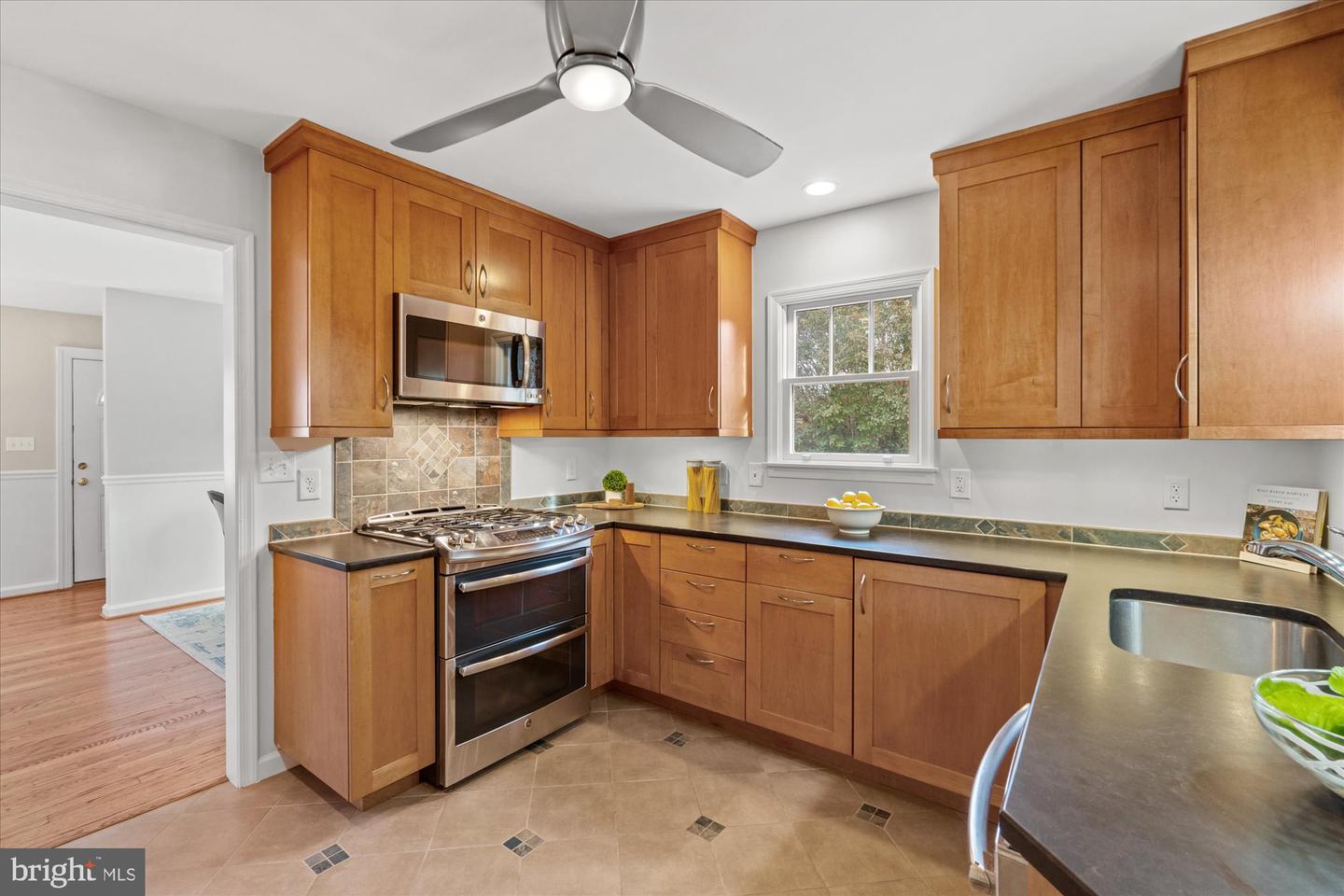 7912 BAINBRIDGE RD, ALEXANDRIA, Virginia 22308, 3 Bedrooms Bedrooms, ,2 BathroomsBathrooms,Residential,For sale,7912 BAINBRIDGE RD,VAFX2290244 MLS # VAFX2290244