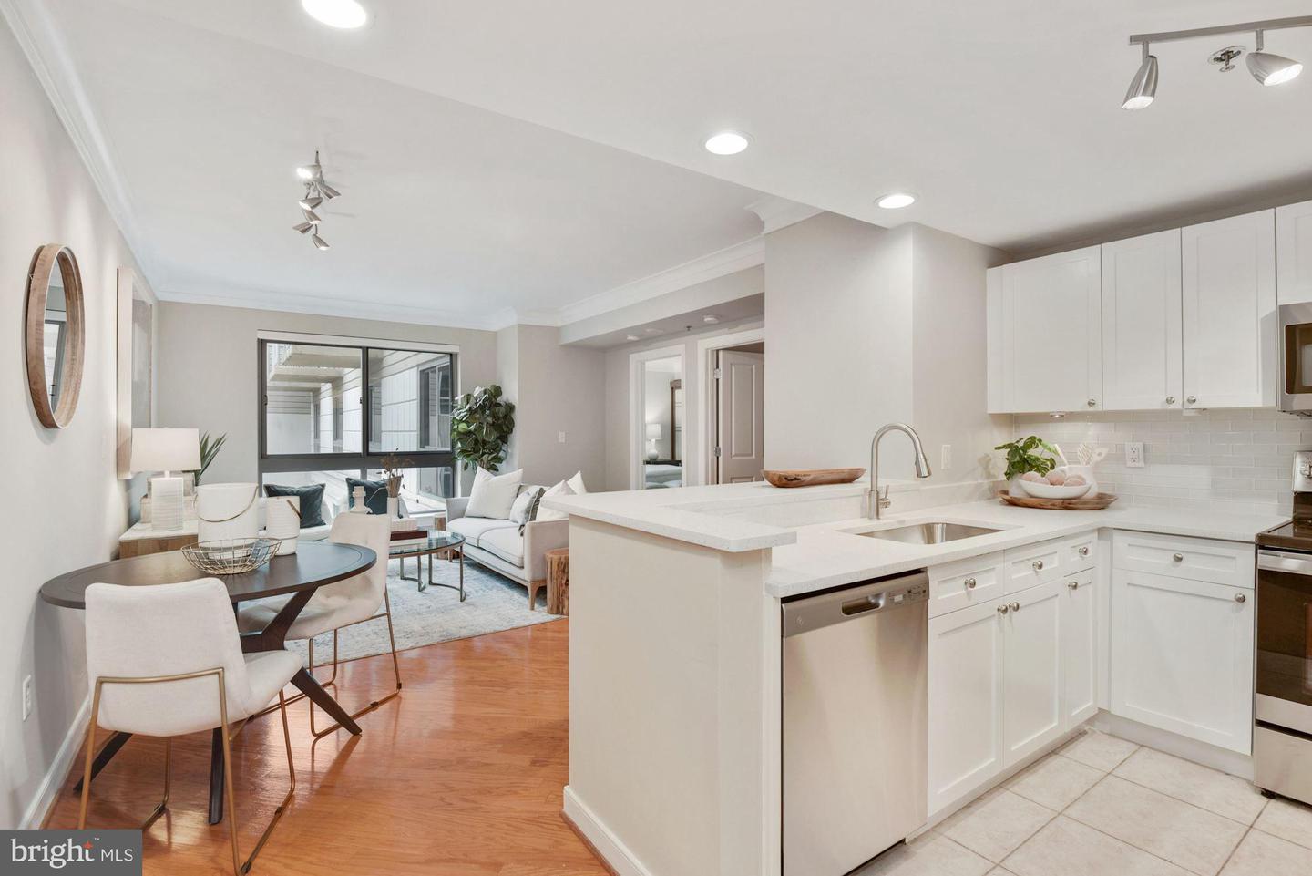 777 7TH ST NW #1013, WASHINGTON, District Of Columbia 20001, 2 Bedrooms Bedrooms, 1 Room Rooms,2 BathroomsBathrooms,Residential,For sale,777 7TH ST NW #1013,DCDC2245534 MLS # DCDC2245534