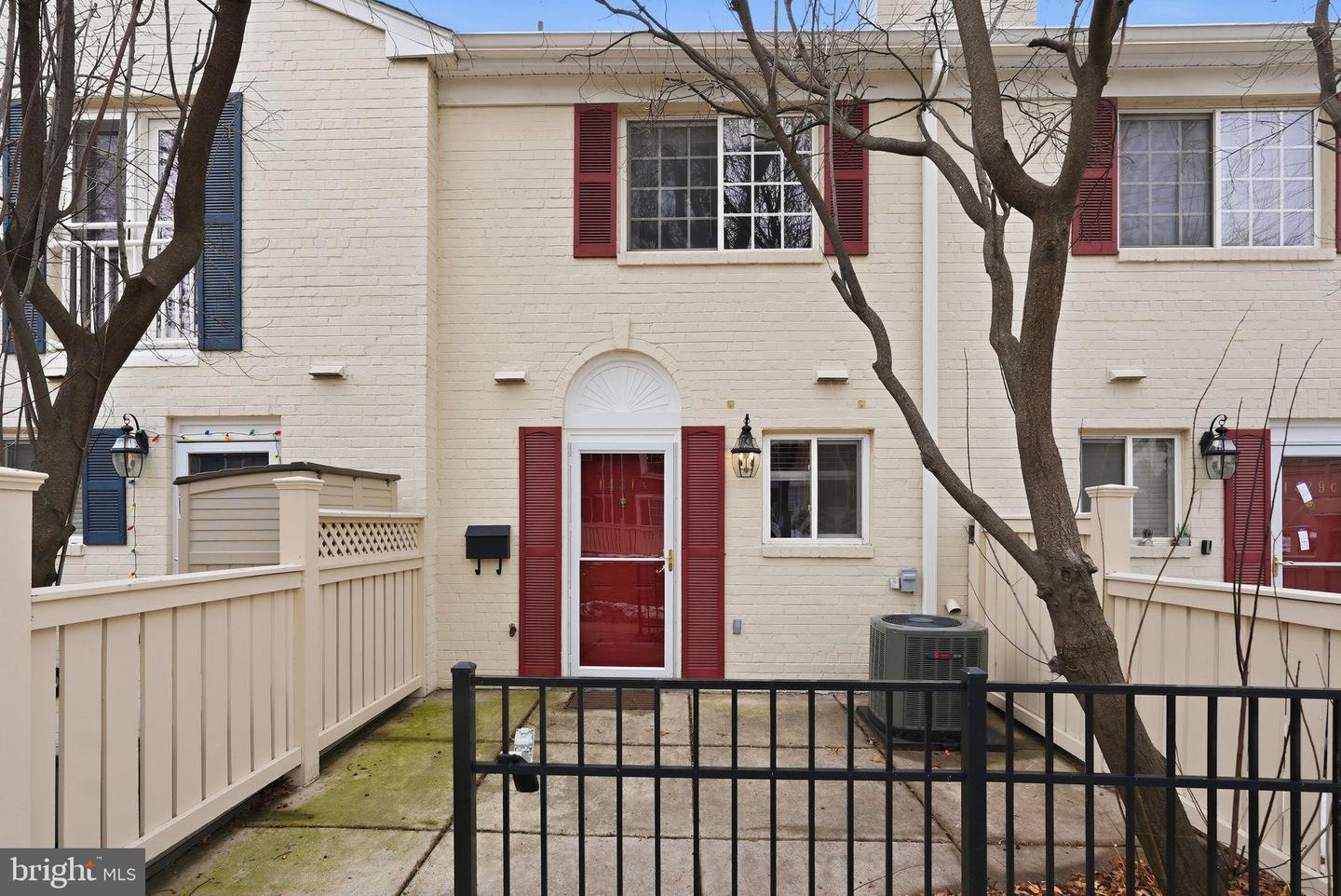 1431-A N VAN DORN ST #A, ALEXANDRIA, Virginia 22304, 2 Bedrooms Bedrooms, ,1 BathroomBathrooms,Residential,For sale,1431-A N VAN DORN ST #A,VAAX2054006 MLS # VAAX2054006