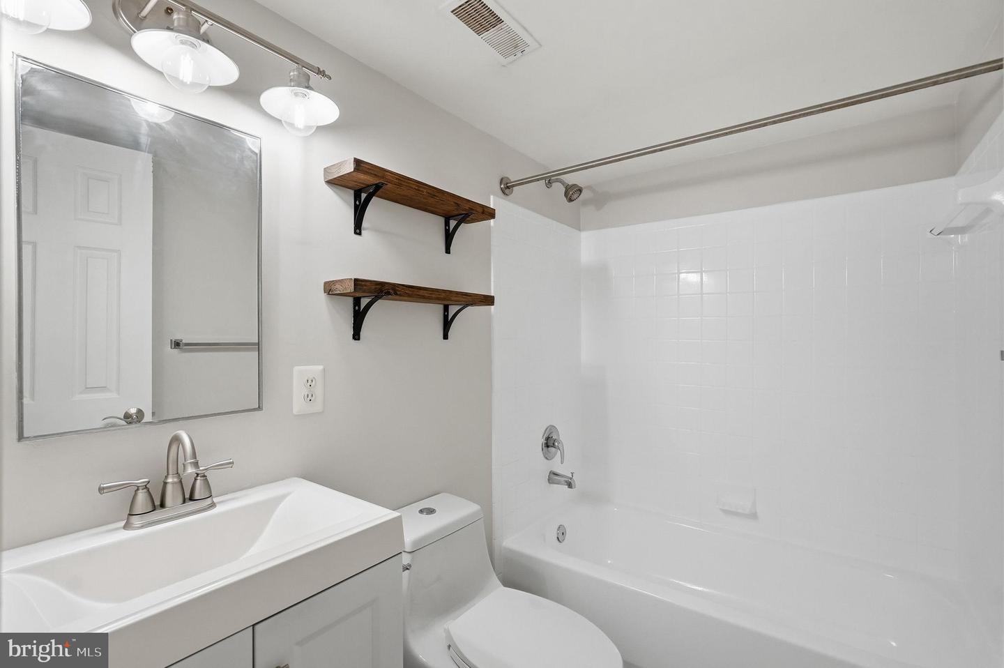 1431-A N VAN DORN ST #A, ALEXANDRIA, Virginia 22304, 2 Bedrooms Bedrooms, ,1 BathroomBathrooms,Residential,For sale,1431-A N VAN DORN ST #A,VAAX2054006 MLS # VAAX2054006