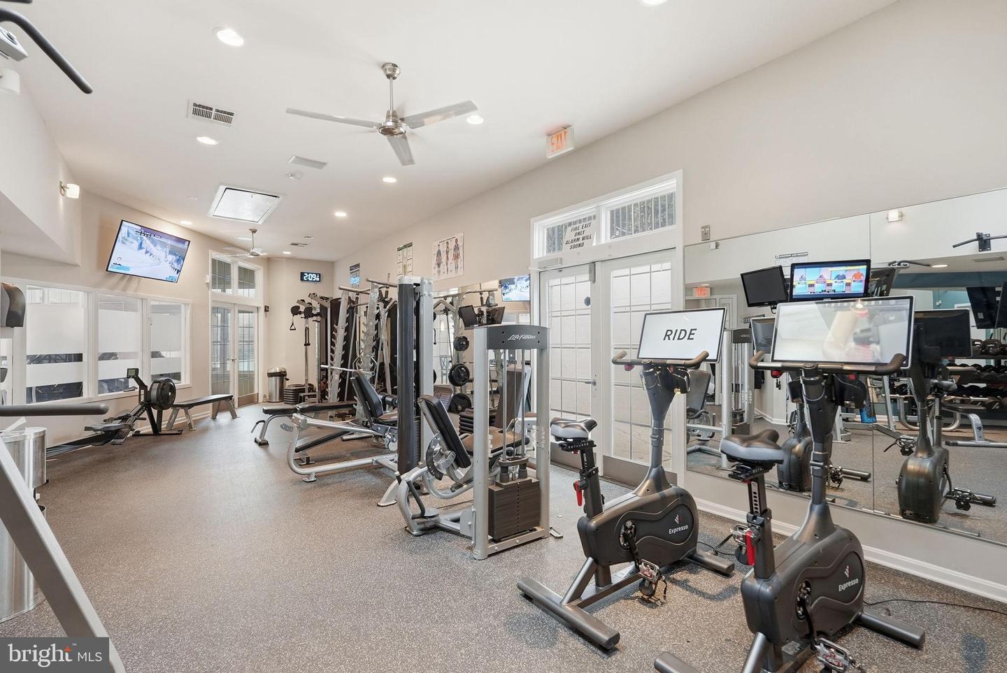 1431-A N VAN DORN ST #A, ALEXANDRIA, Virginia 22304, 2 Bedrooms Bedrooms, ,1 BathroomBathrooms,Residential,For sale,1431-A N VAN DORN ST #A,VAAX2054006 MLS # VAAX2054006