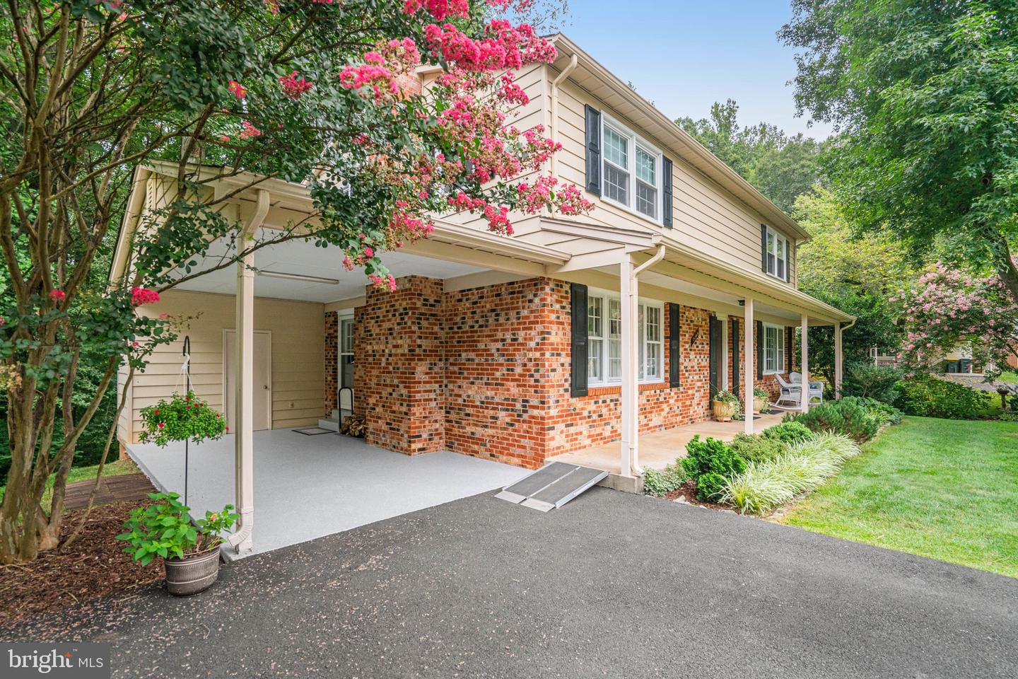 7149 GAME LORD DR, SPRINGFIELD, Virginia 22153, 4 Bedrooms Bedrooms, ,2 BathroomsBathrooms,Residential,For sale,7149 GAME LORD DR,VAFX2290302 MLS # VAFX2290302 7149 GAME LORD DR, SPRINGFIELD, Virginia 22153, 4 Bedrooms Bedrooms, ,2 BathroomsBathrooms,Residential,For sale,7149 GAME LORD DR,VAFX2290302 MLS # VAFX2290302