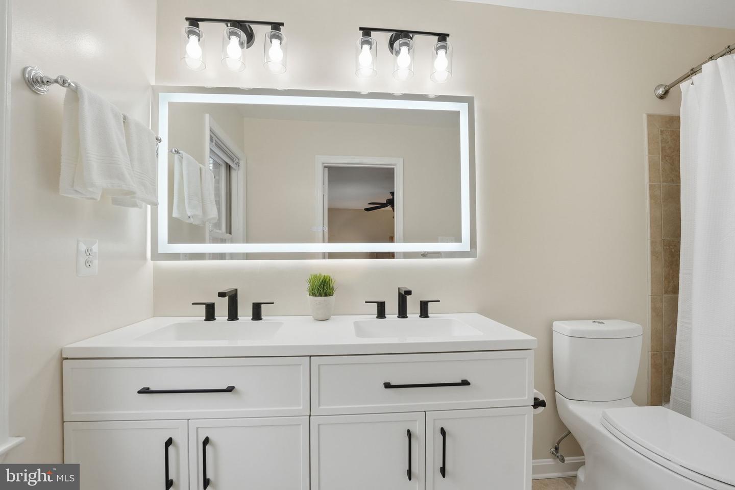 1566-B WESTMORELAND ST, MCLEAN, Virginia 22101, 3 Bedrooms Bedrooms, ,2 BathroomsBathrooms,Residential,For sale,1566-B WESTMORELAND ST,VAFX2290312 MLS # VAFX2290312 1566-B WESTMORELAND ST, MCLEAN, Virginia 22101, 3 Bedrooms Bedrooms, ,2 BathroomsBathrooms,Residential,For sale,1566-B WESTMORELAND ST,VAFX2290312 MLS # VAFX2290312