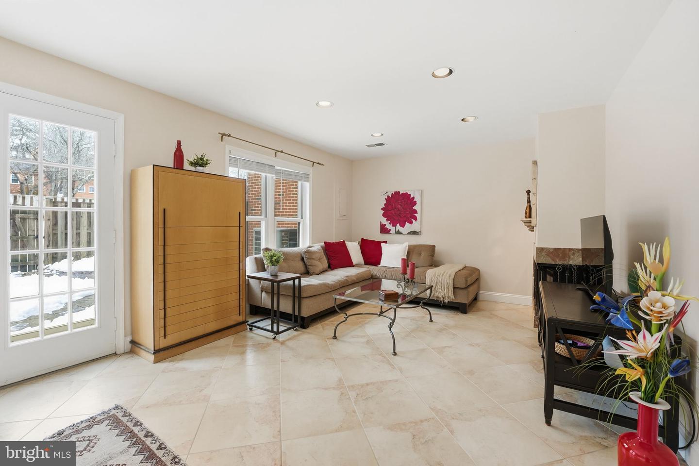 1566-B WESTMORELAND ST, MCLEAN, Virginia 22101, 3 Bedrooms Bedrooms, ,2 BathroomsBathrooms,Residential,For sale,1566-B WESTMORELAND ST,VAFX2290312 MLS # VAFX2290312 1566-B WESTMORELAND ST, MCLEAN, Virginia 22101, 3 Bedrooms Bedrooms, ,2 BathroomsBathrooms,Residential,For sale,1566-B WESTMORELAND ST,VAFX2290312 MLS # VAFX2290312