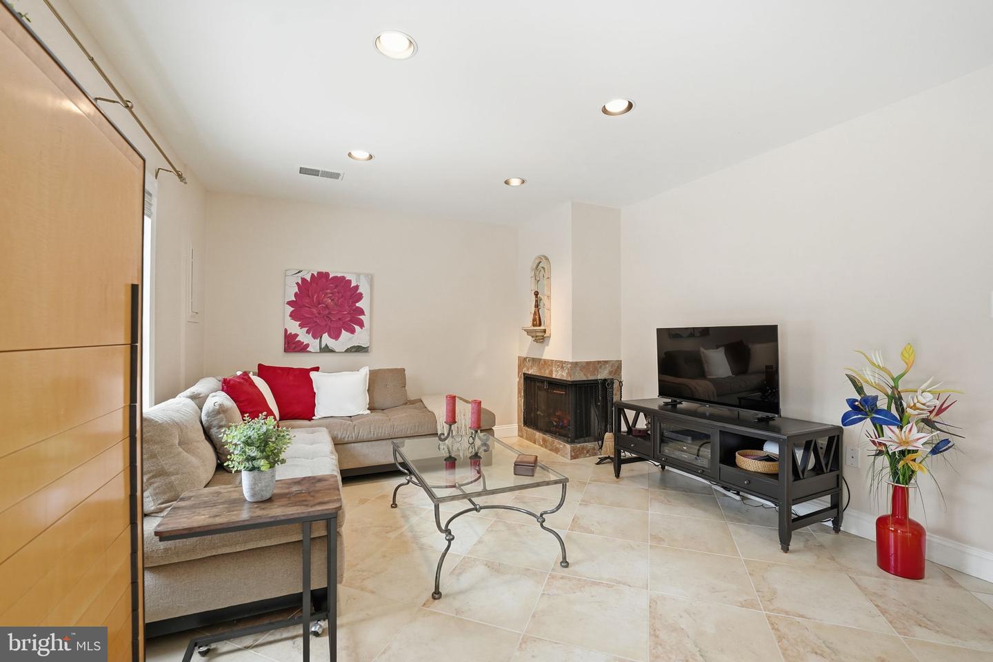 1566-B WESTMORELAND ST, MCLEAN, Virginia 22101, 3 Bedrooms Bedrooms, ,2 BathroomsBathrooms,Residential,For sale,1566-B WESTMORELAND ST,VAFX2290312 MLS # VAFX2290312 1566-B WESTMORELAND ST, MCLEAN, Virginia 22101, 3 Bedrooms Bedrooms, ,2 BathroomsBathrooms,Residential,For sale,1566-B WESTMORELAND ST,VAFX2290312 MLS # VAFX2290312