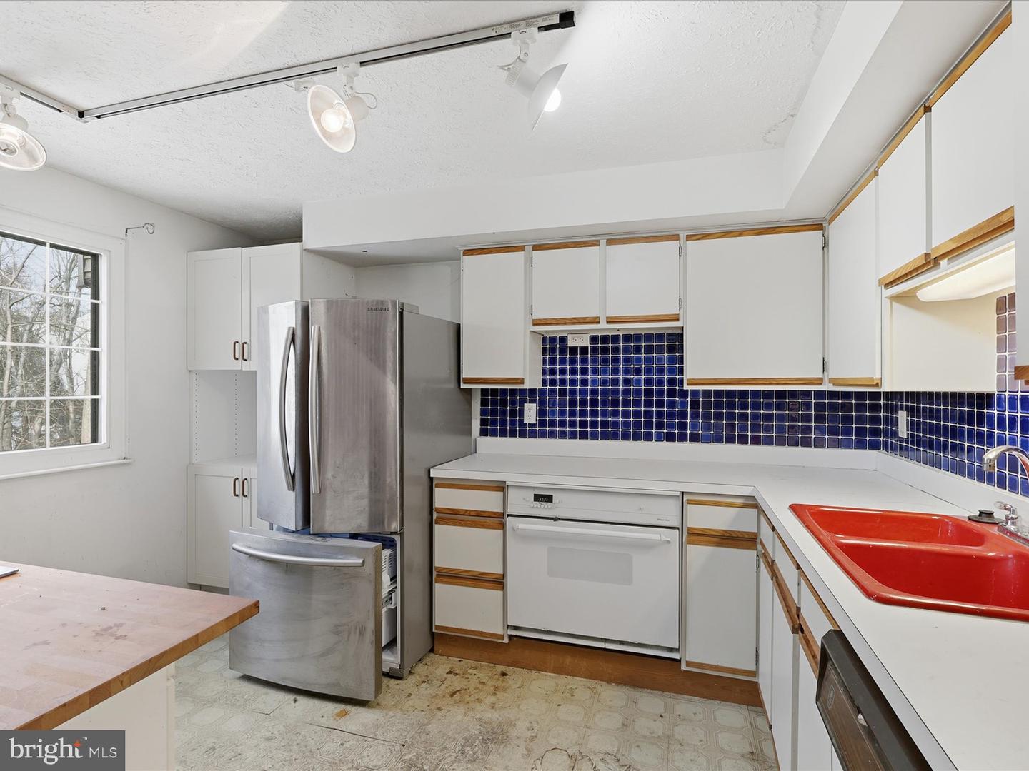 3466 VALE CT, WOODBRIDGE, Virginia 22192, 3 Bedrooms Bedrooms, ,2 BathroomsBathrooms,Residential,For sale,3466 VALE CT,VAPW2112254 MLS # VAPW2112254