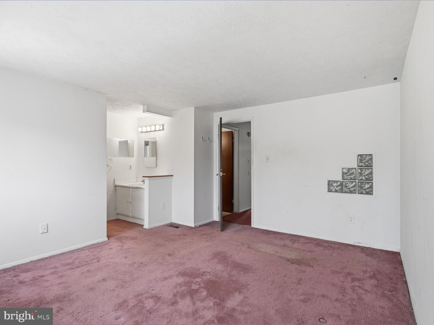 3466 VALE CT, WOODBRIDGE, Virginia 22192, 3 Bedrooms Bedrooms, ,2 BathroomsBathrooms,Residential,For sale,3466 VALE CT,VAPW2112254 MLS # VAPW2112254