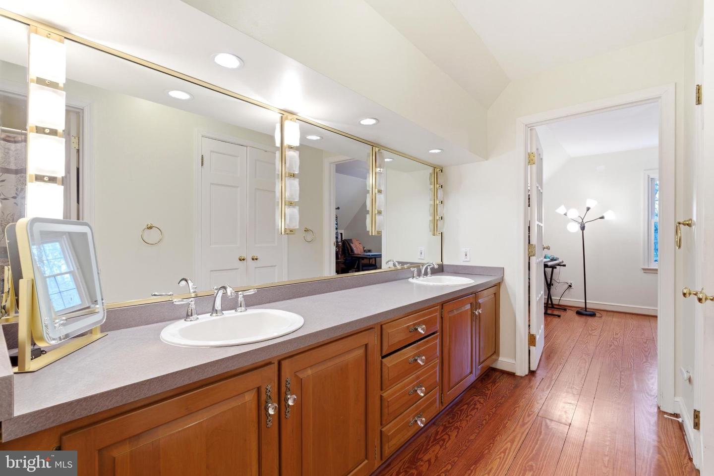 13515 FOWKE LN, WOODBRIDGE, Virginia 22192, ,Residential,For sale,13515 FOWKE LN,VAPW2112256 MLS # VAPW2112256